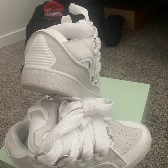 White Ruffled Sneakers - Picture 5 of 10